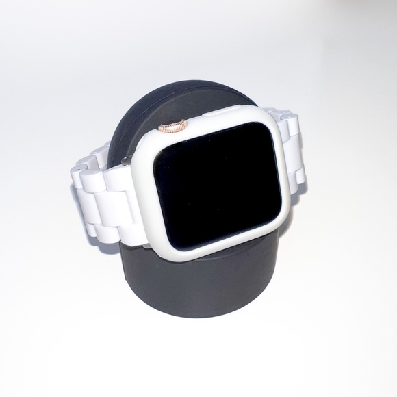 White Resin Link Apple Watch Strap (38/40/41mm) - Picture 3 of 3